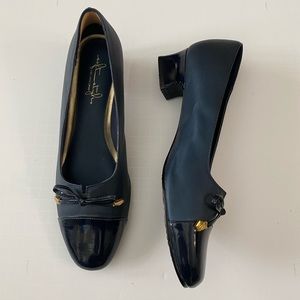 SOFT STYLE By Hush Puppies Sara Stack Heel Shoes Patent Toe Navy Blue Sz 8.5 M